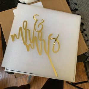 Cake topper